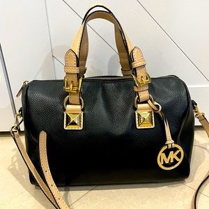 Excellent condition MICHAEL KORS black leather satchel bag
